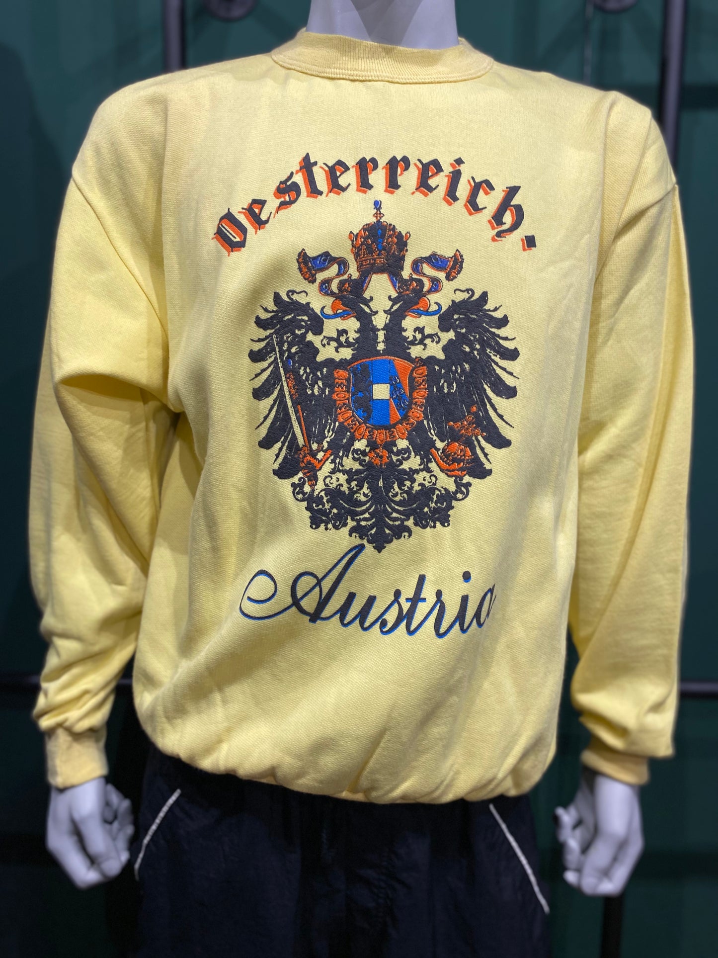 Vintage Österreich Sweatshirt Gelb
