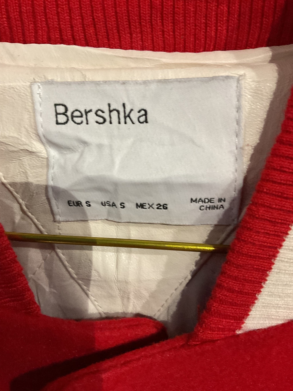 Bershka Varsity Jacket, Auffällige College-Jacke, Y2K&Streetstyle 