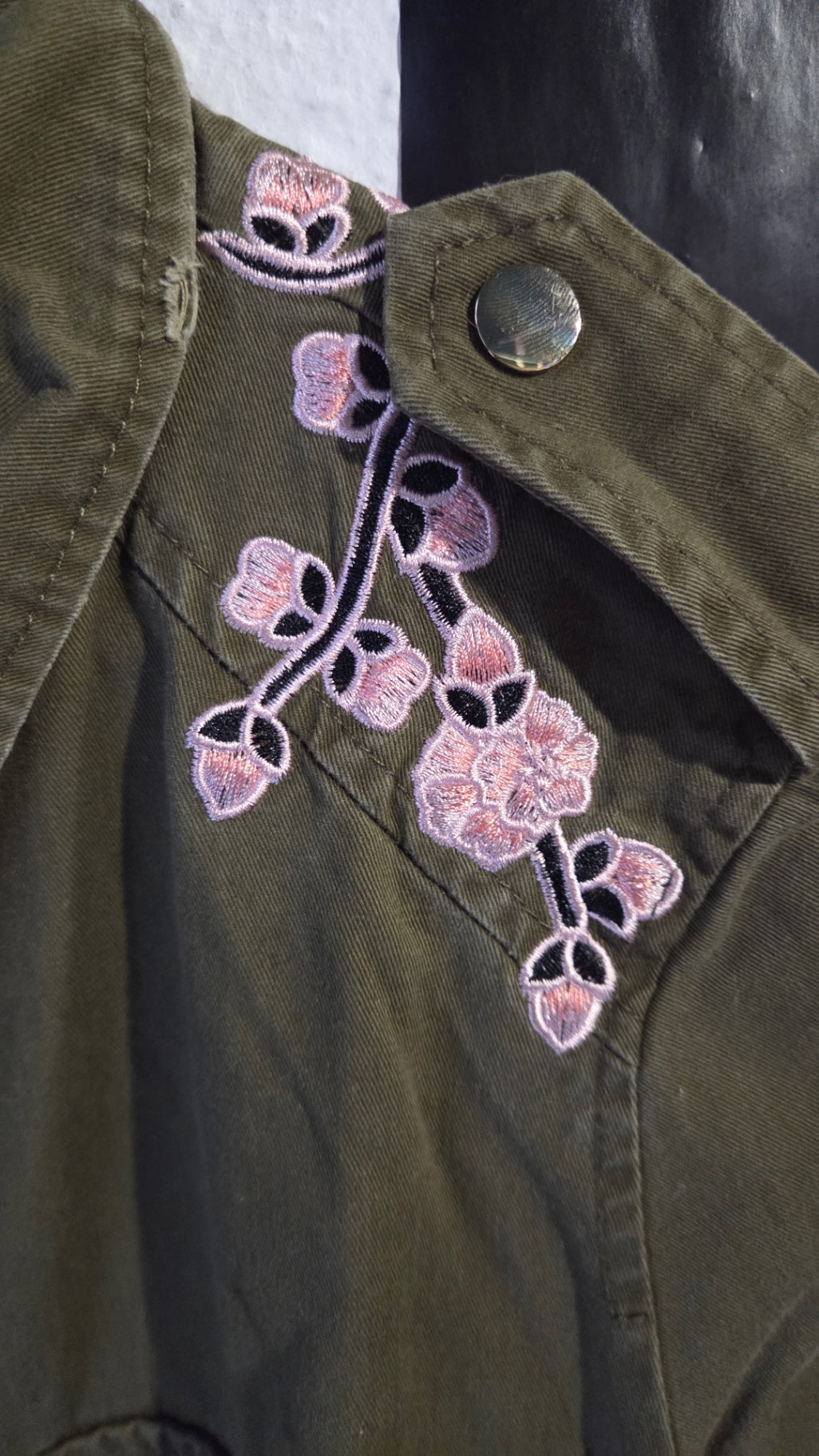 Y2K Army Jacke mit Stickerei und Nieten 