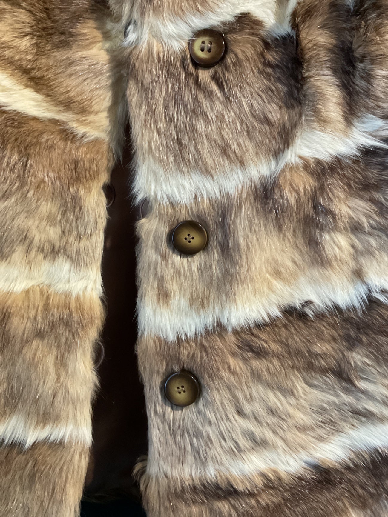 Vintage Felljacke; Y2K (leichte Fellabnutzung an der Knopfleiste)