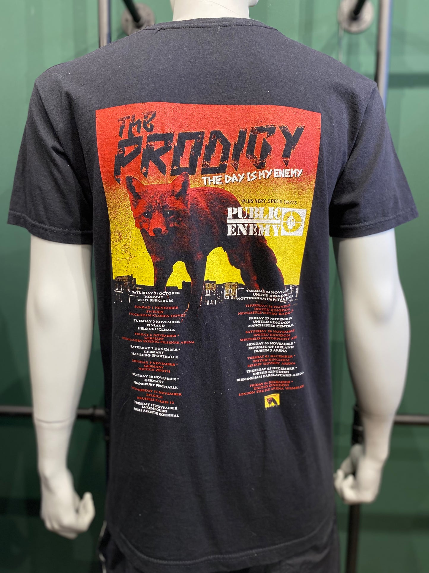 Vintage The Prodigy Original Tourshirt 2015  – the day is my Enemy