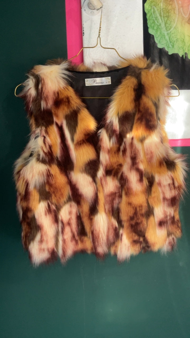 Bunte Faux Fur Weste, Y2K Style, Aprés Ski approved 