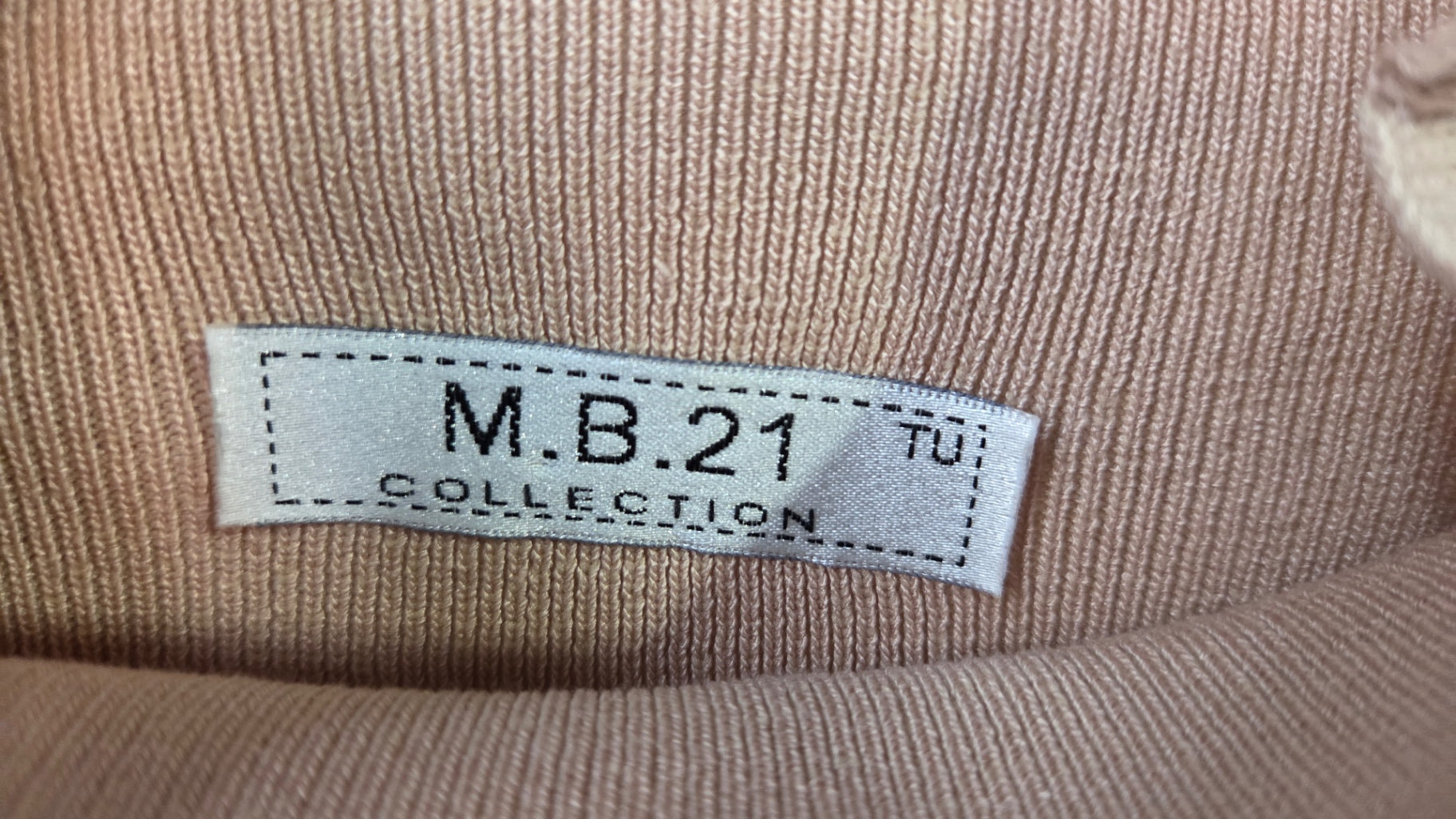 M.B.21 TU COLLECTION Pullover Beige Y2K