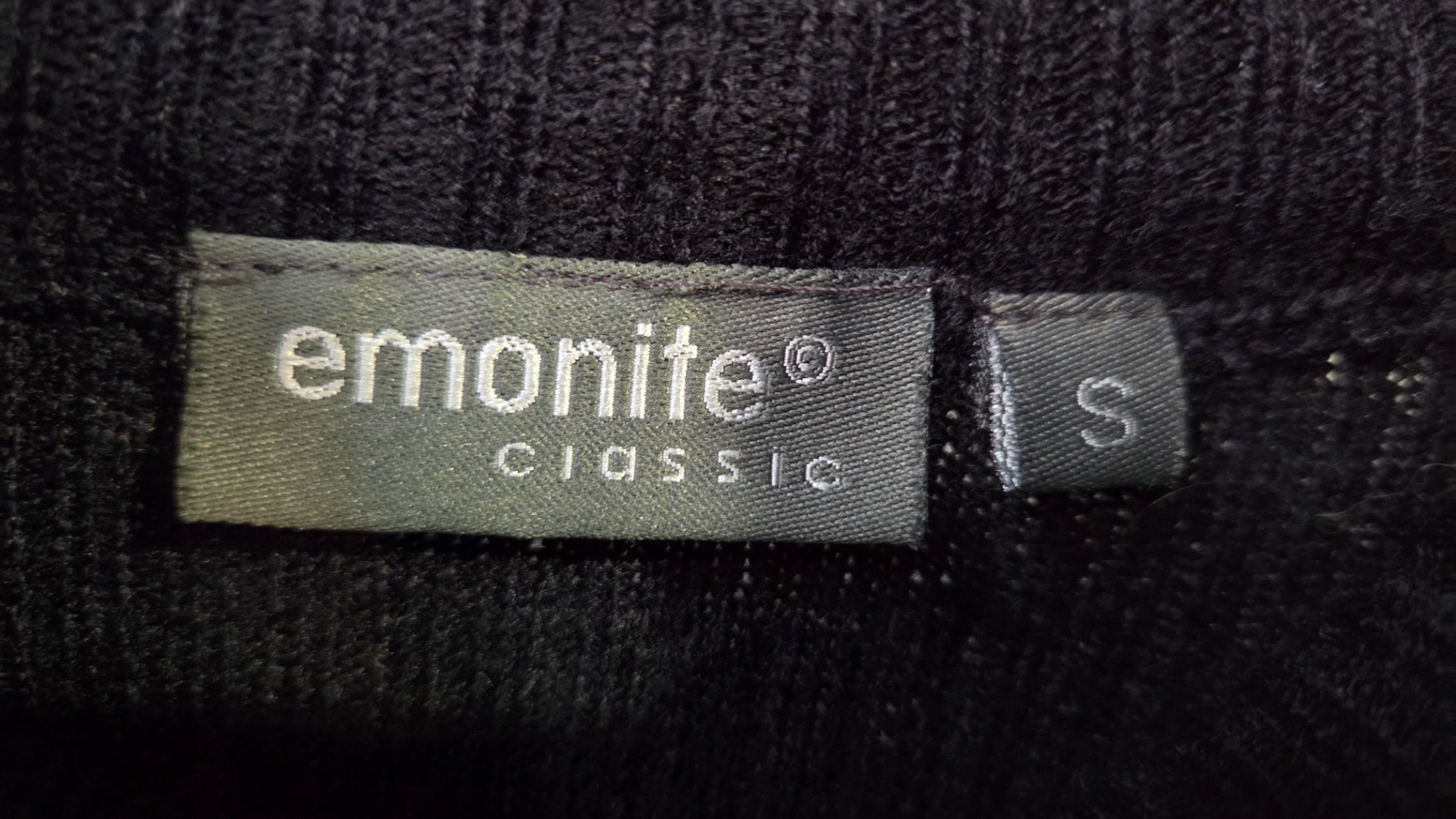 emomite classic Pullover S Schwarz Y2K
